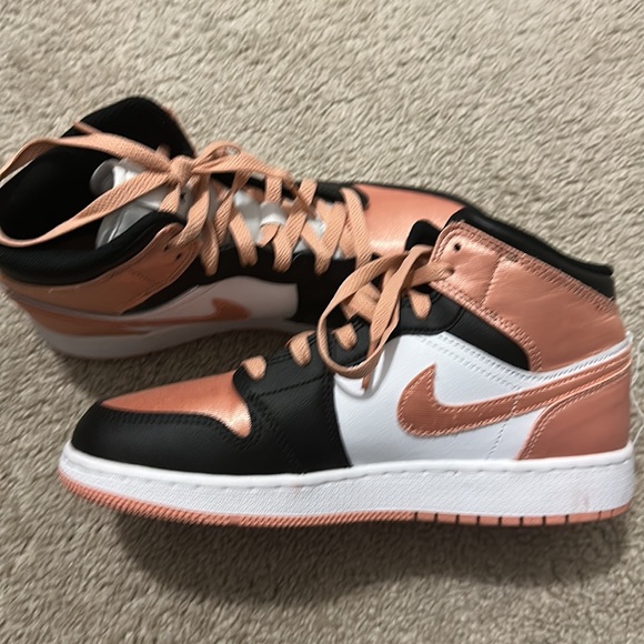 Mike Air Jordan1 Mid Rose Gold White - Picture 2 of 4